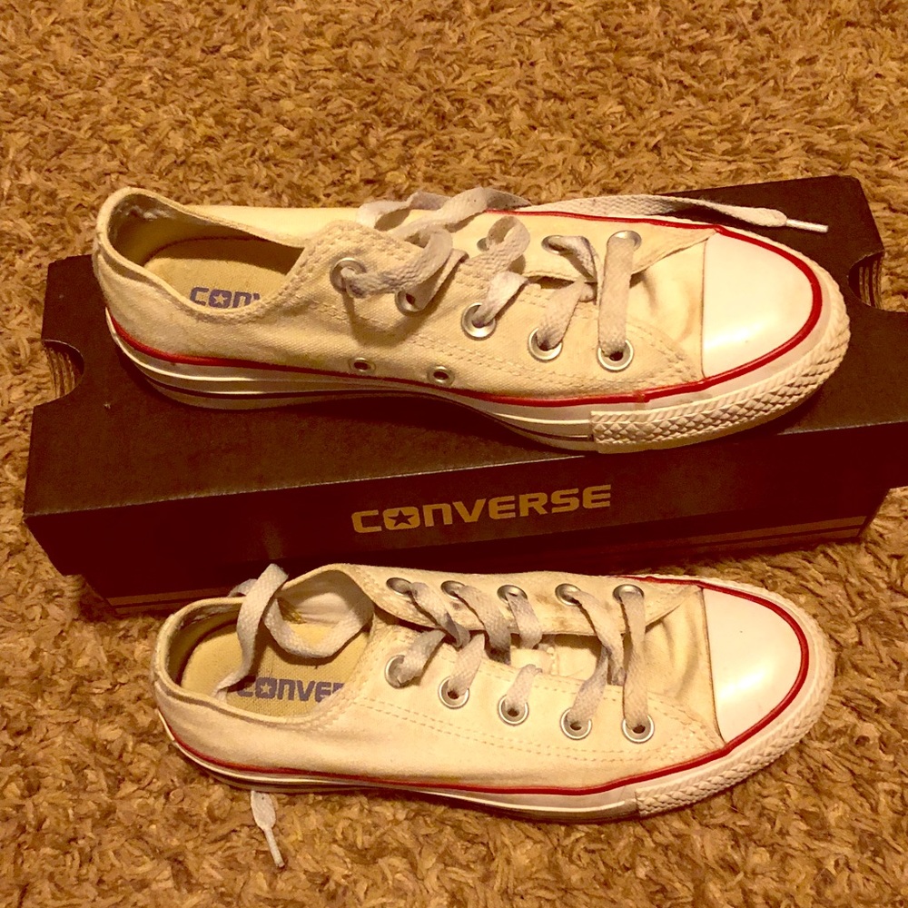GUC. WHITE CONVERSE.